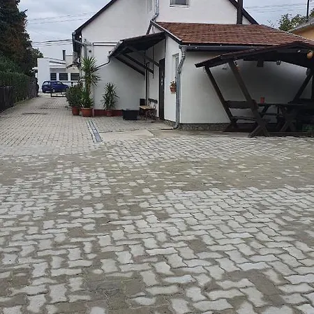 아파트 Ruttkai Vendeghaz