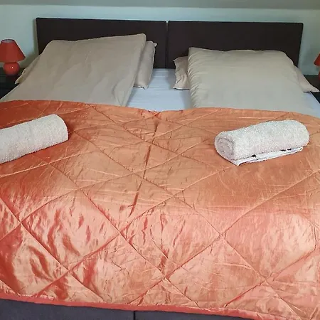 Ruttkai Vendeghaz 아파트