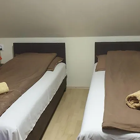 Ruttkai Vendeghaz 아파트 *