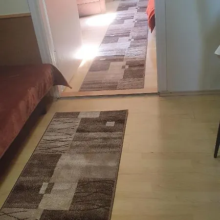 Ruttkai Vendeghaz 아파트