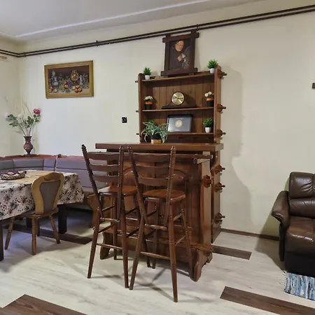 Ruttkai Vendeghaz Apartment