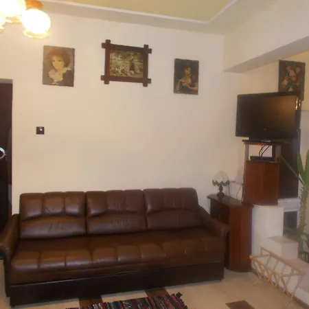 아파트 Ruttkai Vendeghaz *