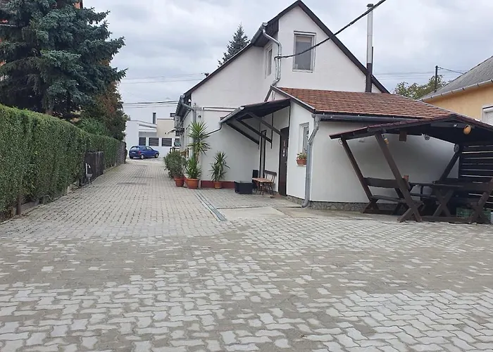 Ruttkai Vendeghaz Daire İstolni Belgrad